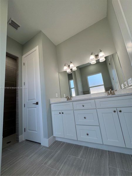 Spacious, unfurnished interior of a new home in , Labelle (Image 31).