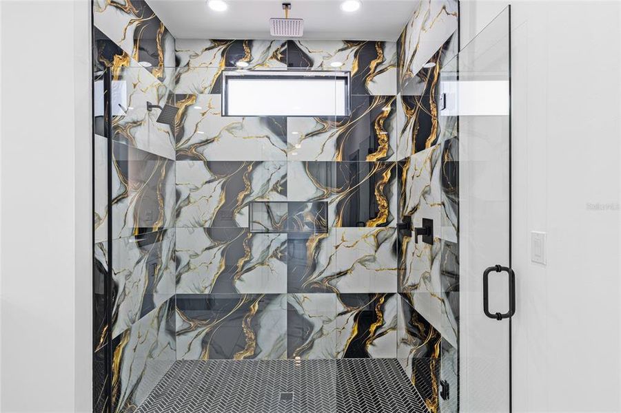 Image 43 of a home in .