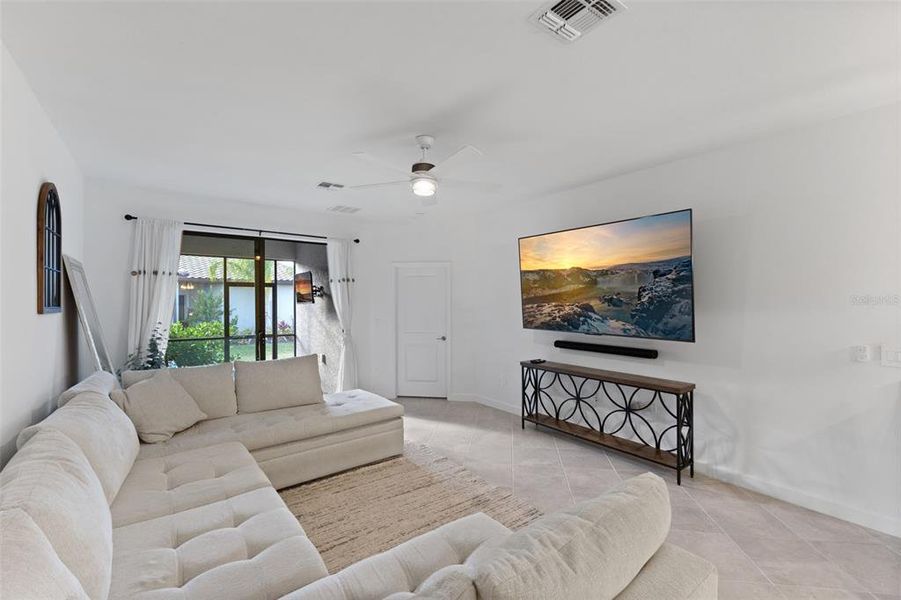 Furnished interior view inside a new home in , Bradenton (Image 15).