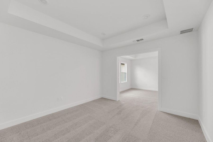 Spacious, unfurnished interior of a new home in Santa Rita Ranch, Liberty Hill (Image 30).