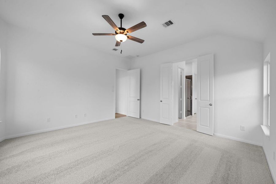 Spacious, unfurnished interior of a new home in Bridgeland 55', Cypress (Image 25).