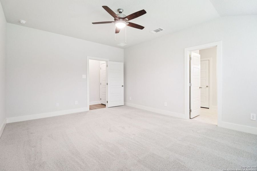 Spacious, unfurnished interior of a new home in Scenic Crest - Premier Series, Boerne (Image 31). Spacious, unfurnished interior of a new home in Scenic Crest - Premier Series, Boerne (Image 31).