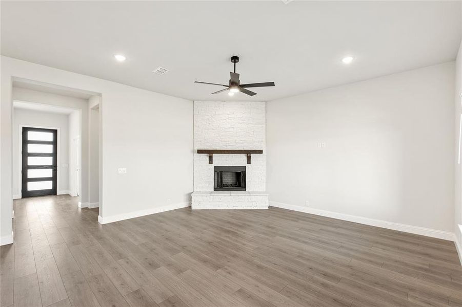 Spacious, unfurnished interior of a new home in Villages of Walnut Grove, Midlothian (Image 24).
