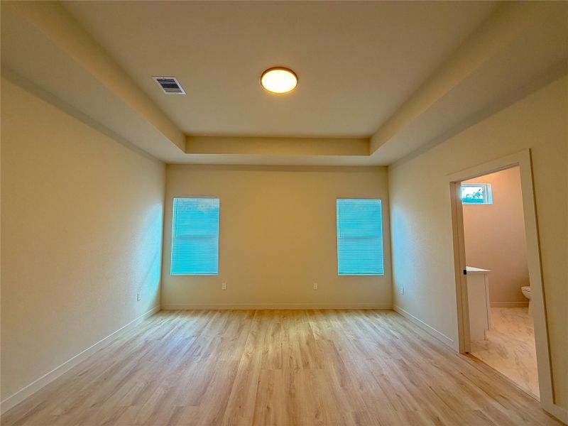 Spacious, unfurnished interior of a new home in , Baytown (Image 15).