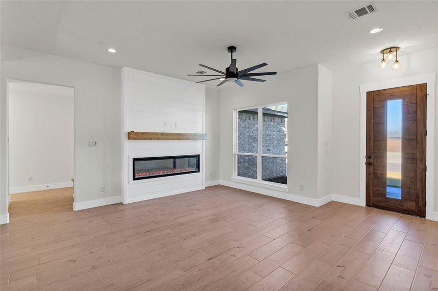 Spacious, unfurnished interior of a new home in , Granbury (Image 29).