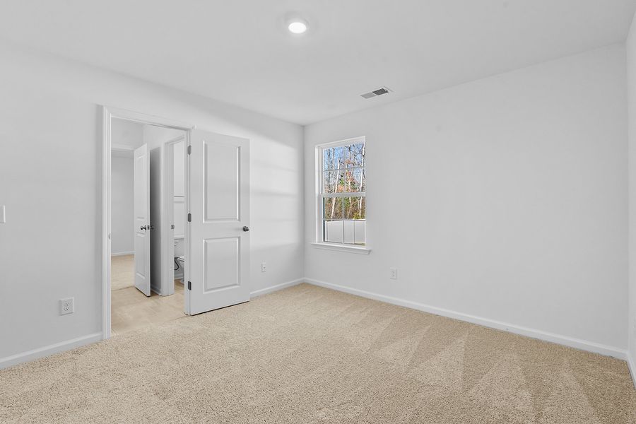 Spacious, unfurnished interior of a new home in Hanes Lake, Winston-Salem (Image 36).
