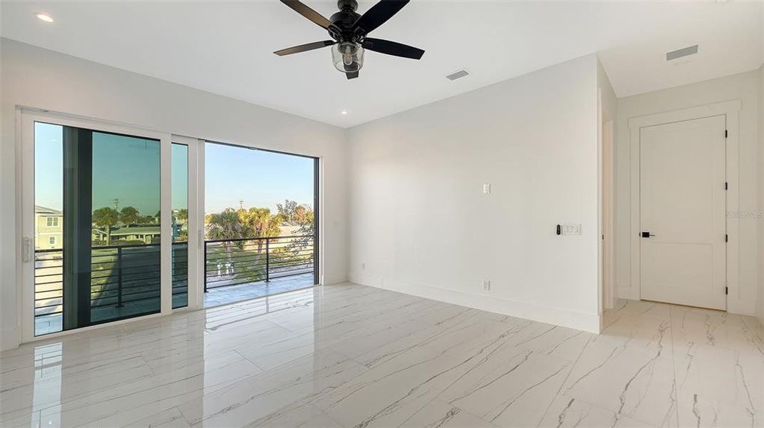 Spacious, unfurnished interior of a new home in , Englewood (Image 32).