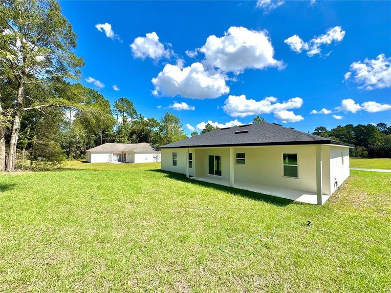 Exterior details and patio area of a home in , Dunnellon (Image 17).