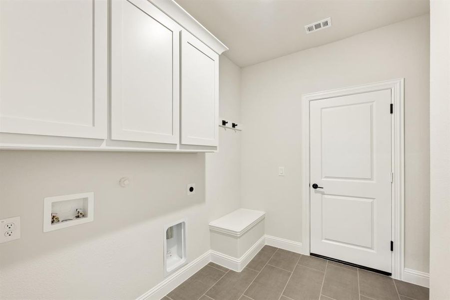 Furnished interior view inside a new home in Rockwood, Mansfield (Image 10).