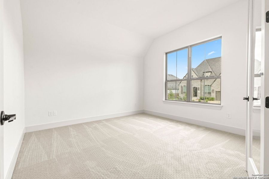 Spacious, unfurnished interior of a new home in Ventana - 70', Bulverde (Image 29).