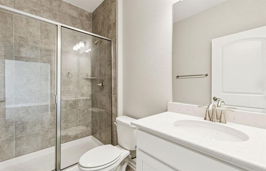Spacious secondary bathroom