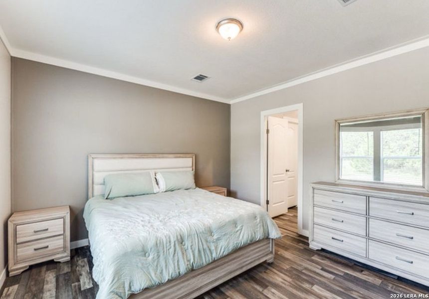 Furnished interior view inside a new home in , Bandera (Image 8).