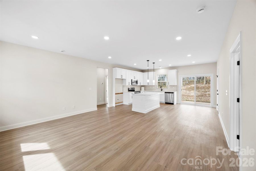 Spacious, unfurnished interior of a new home in , Kings Mountain (Image 21).