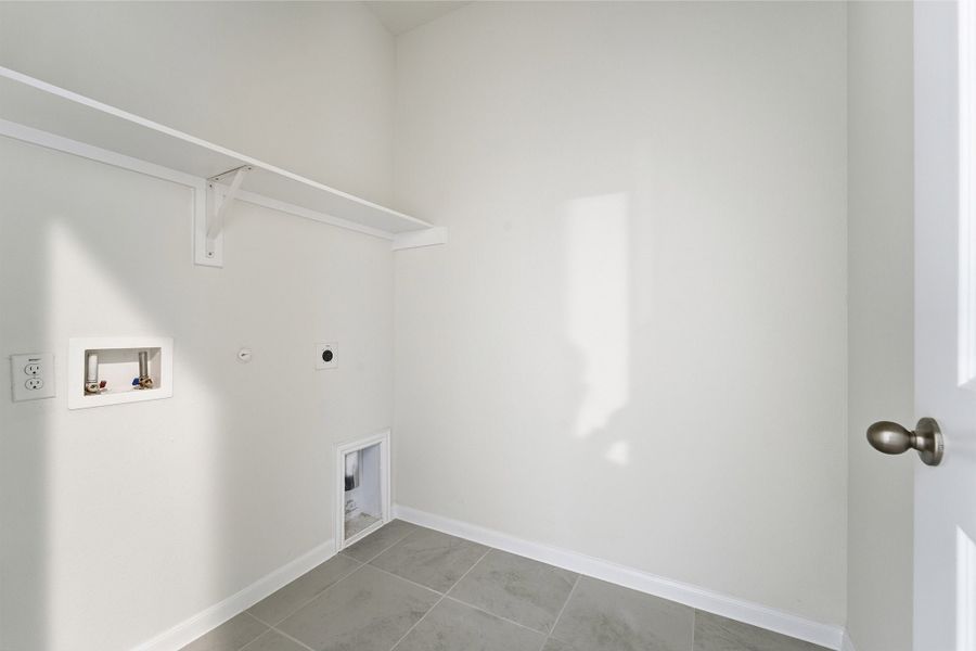 Spacious, unfurnished interior of a new home in Pebblebrook, Sherman (Image 31).