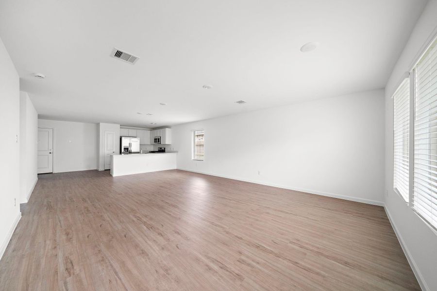 Large living area, great for entertaining