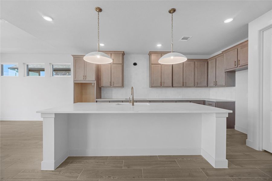 Representative image. Features, selections and colors may vary.