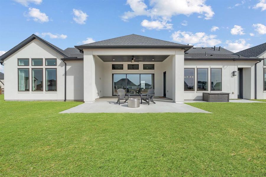 Exterior details and patio area of a home in , Northlake (Image 3).