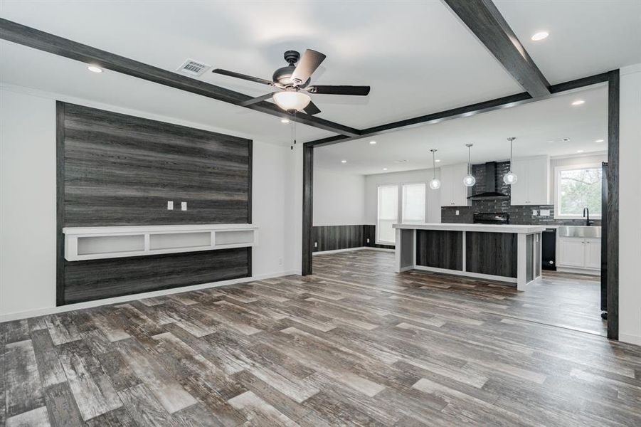 Spacious, unfurnished interior of a new home in , Mabank (Image 11).