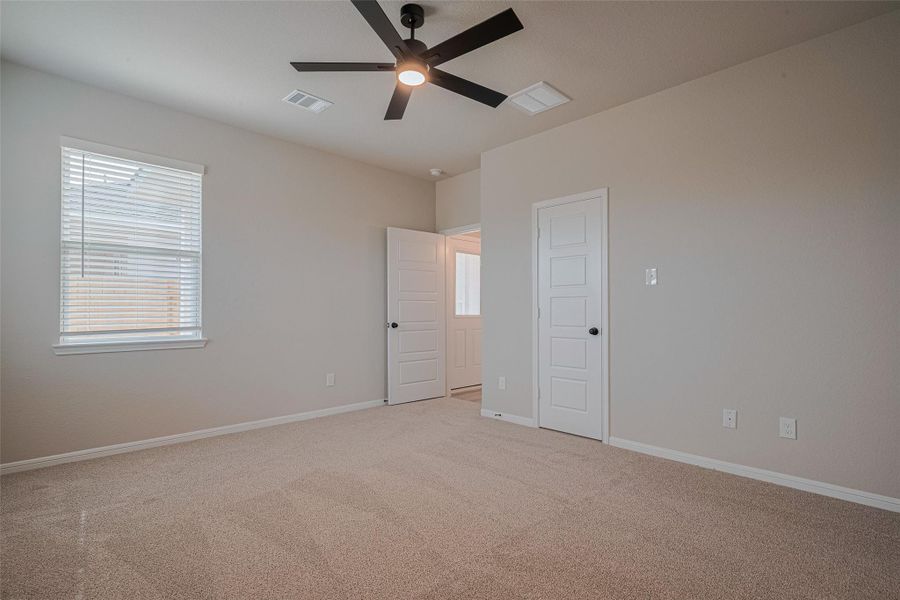 Spacious, unfurnished interior of a new home in La Segarra, Brookshire (Image 46).