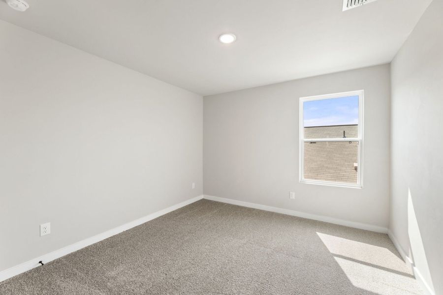 Spacious, unfurnished interior of a new home in Veranda Signature, San Antonio (Image 28).