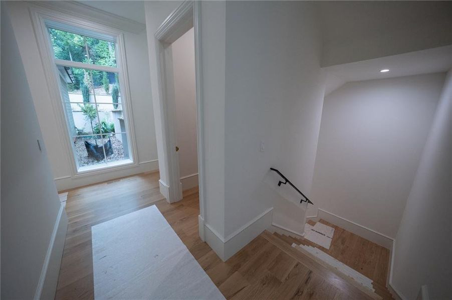 Spacious, unfurnished interior of a new home in Blue Heron Walk, Atlanta (Image 52).