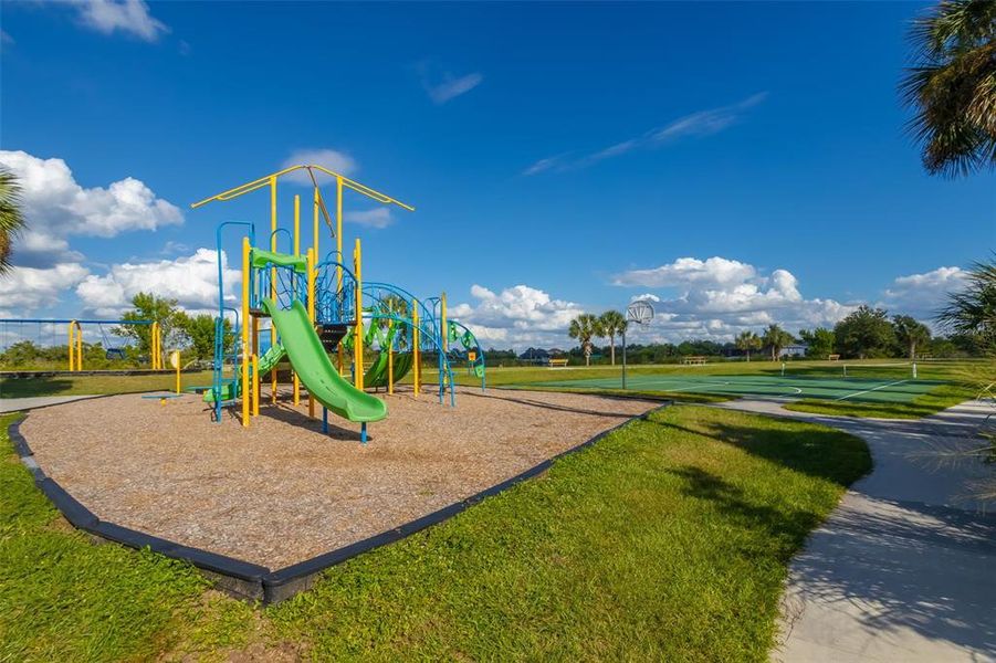 Community amenities in , Port Charlotte (Image 7).