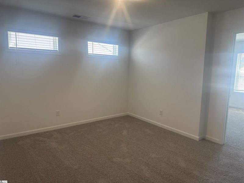 Spacious, unfurnished interior of a new home in Shiloh Trail, Wellford (Image 30).