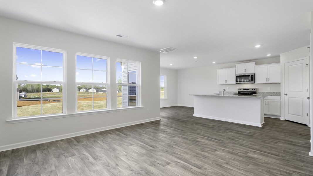 Spacious, unfurnished interior of a new home in Chandler Pointe, Rural Hall (Image 9).