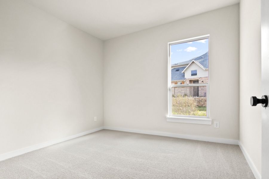 Spacious, unfurnished interior of a new home in Cottonwood Creek, Rowlett (Image 20).