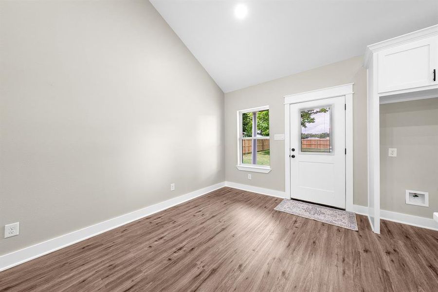 Spacious, unfurnished interior of a new home in , Sulphur Springs (Image 28).