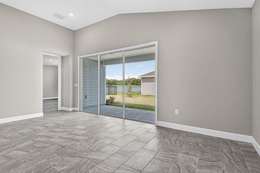 Spacious, unfurnished interior of a new home in Colbert Landings, Palm Coast (Image 25).