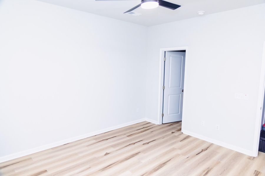 Spacious, unfurnished interior of a new home in , Summerville (Image 20).