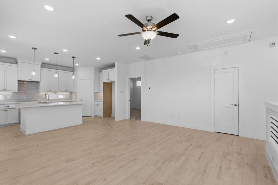 Spacious, unfurnished interior of a new home in Balmoral, Humble (Image 13). Spacious, unfurnished interior of a new home in Balmoral, Humble (Image 13).