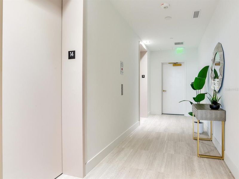 Spacious, unfurnished interior of a new home in , Tampa (Image 25).