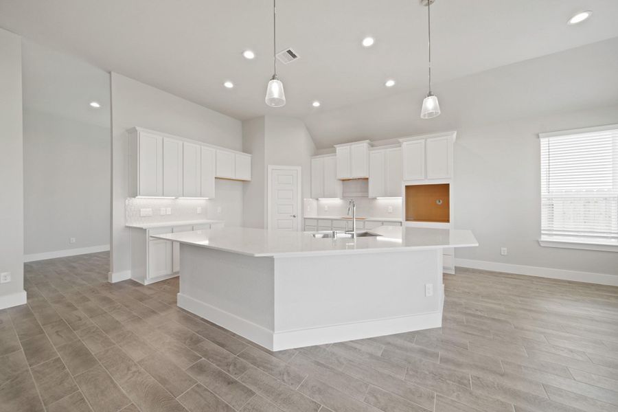 Spacious, unfurnished interior of a new home in Beacon Hill, Waller (Image 7). Spacious, unfurnished interior of a new home in Beacon Hill, Waller (Image 7).