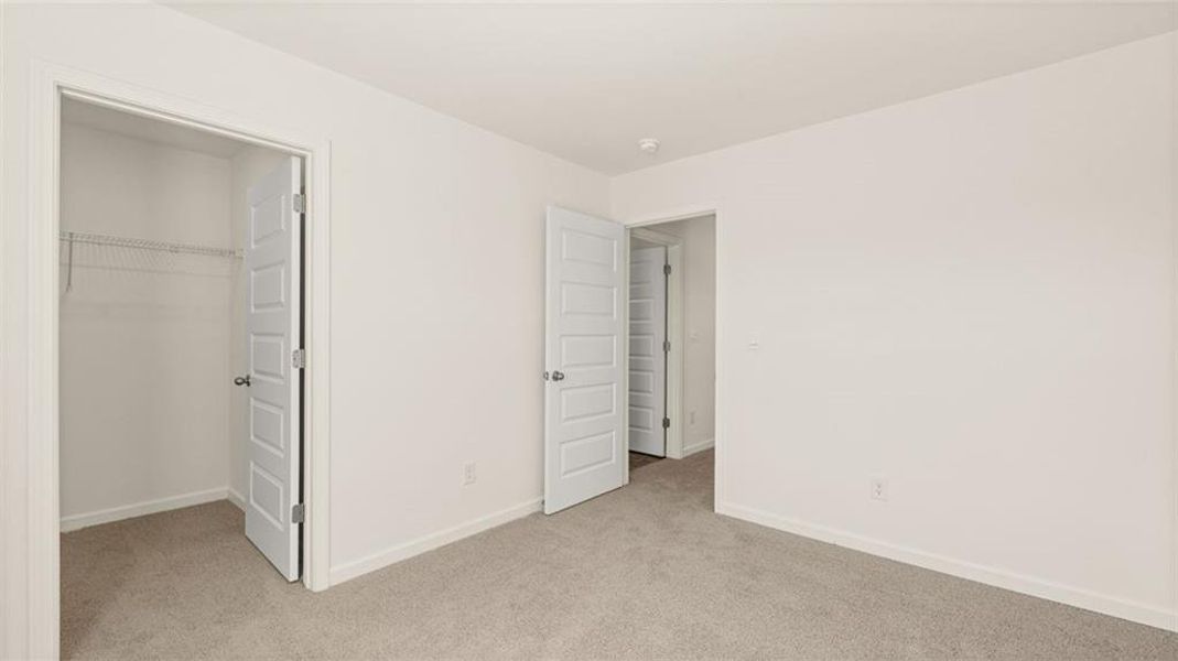 Spacious, unfurnished interior of a new home in Shoal Creek, Hampton (Image 17).