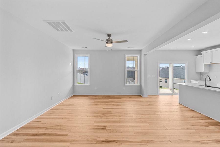 Spacious, unfurnished interior of a new home in Hanes Lake, Winston-Salem (Image 20).