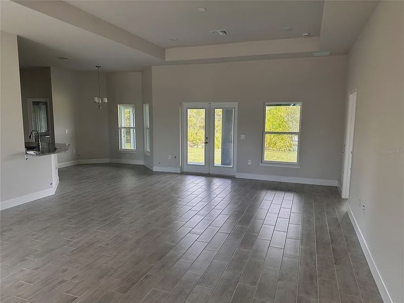 Spacious, unfurnished interior of a new home in South Gulf Cove, Port Charlotte (Image 10).