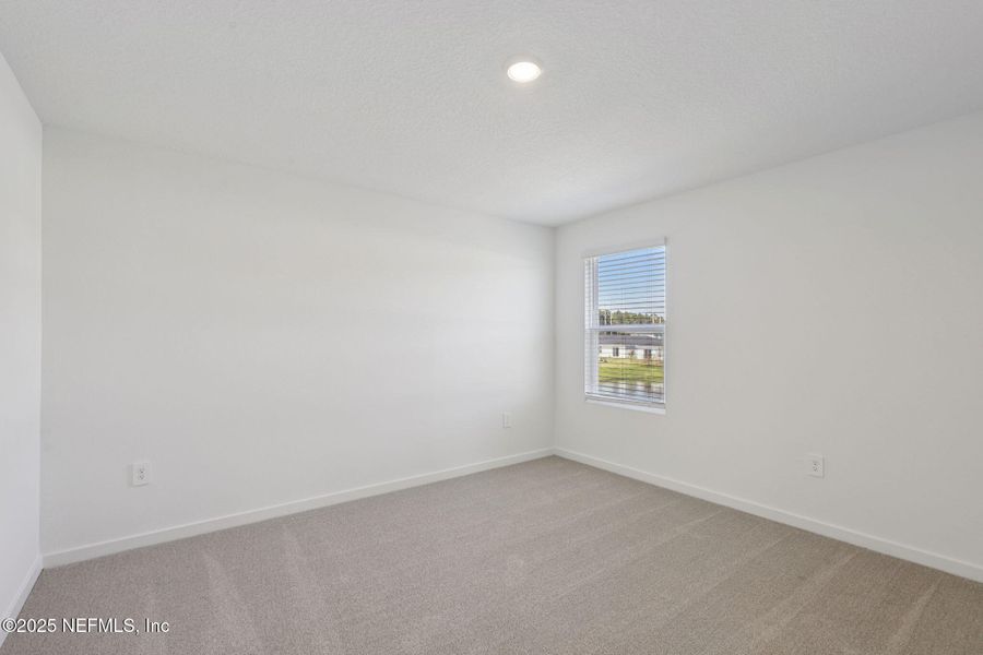 Spacious, unfurnished interior of a new home in Kings Preserve, Jacksonville (Image 24).