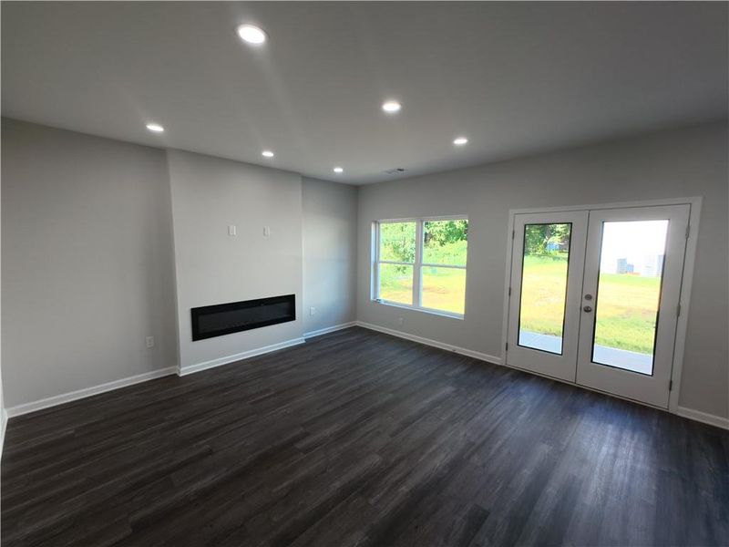 Spacious, unfurnished interior of a new home in , Temple (Image 8).