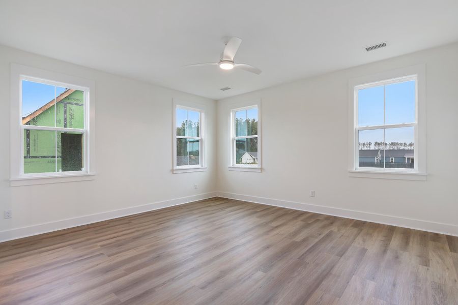 Spacious, unfurnished interior of a new home in , Summerville (Image 37).