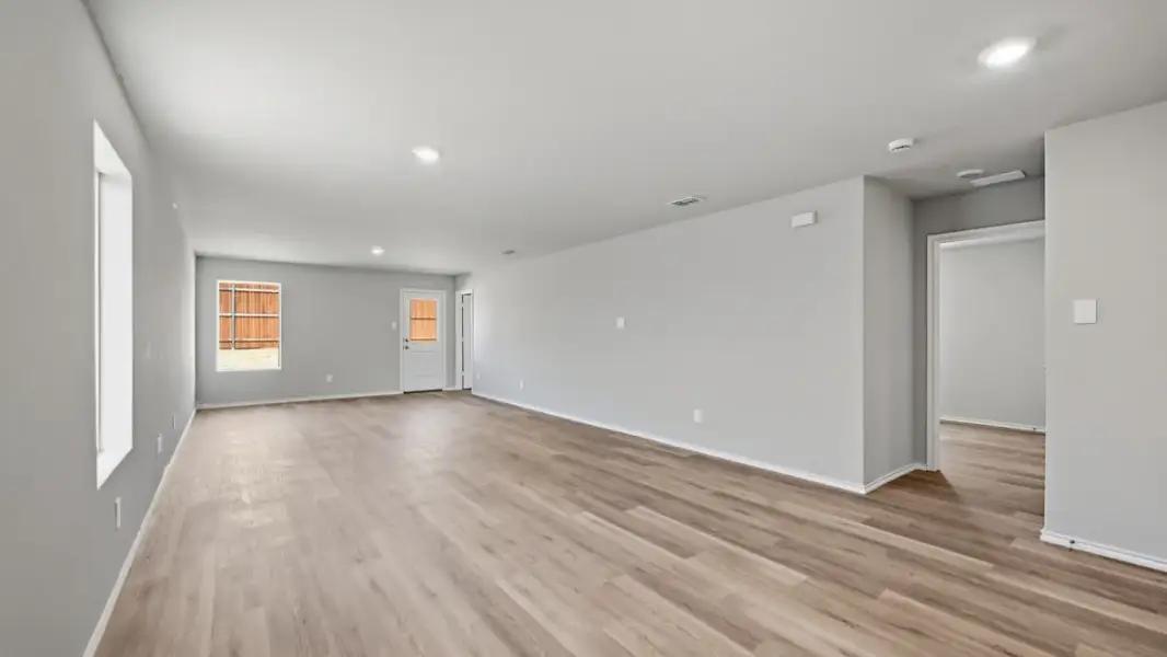 Spacious, unfurnished interior of a new home in The Canyons, Keene (Image 16).