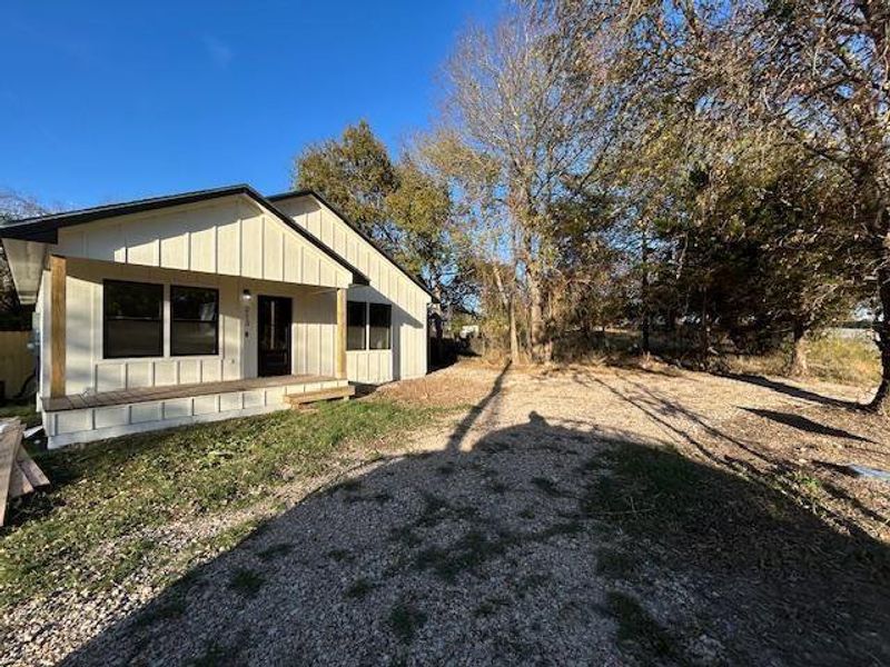 Exterior details and patio area of a home in , Ector (Image 18).