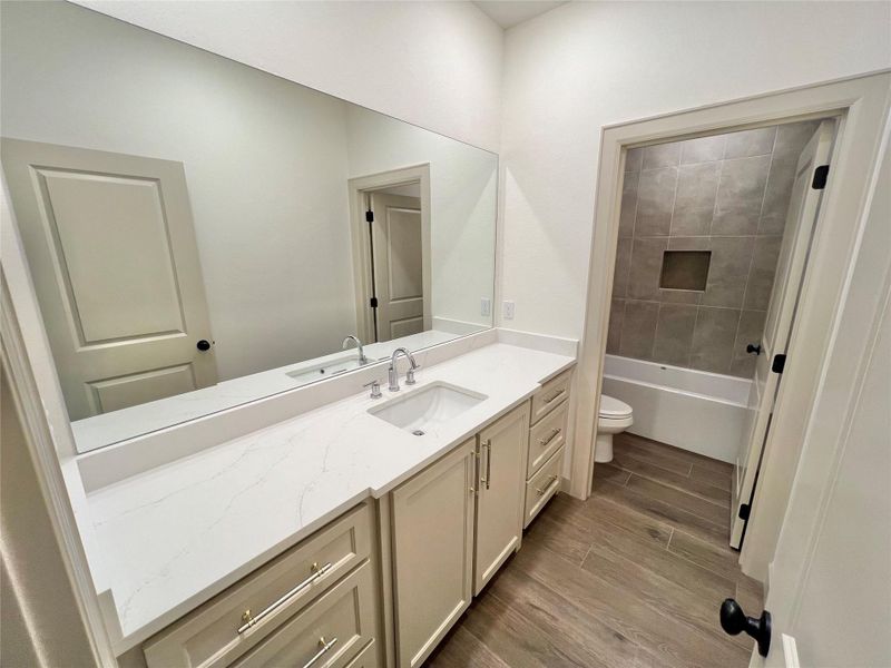 Furnished interior view inside a new home in , Angleton (Image 11).