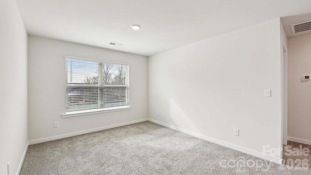 Spacious, unfurnished interior of a new home in Sonoma Hills, Charlotte (Image 22).