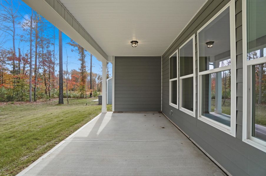 Exterior details and patio area of a home in Rone Creek, Waxhaw (Image 29).