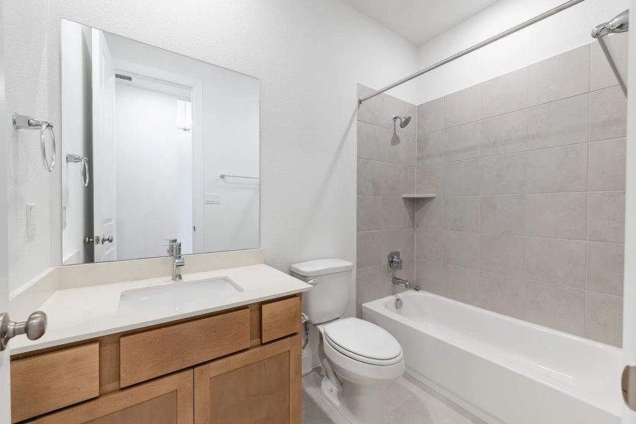 Braeswood C Bathroom 2