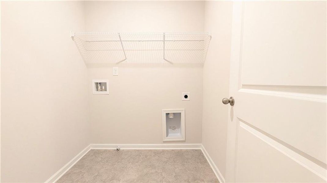Spacious, unfurnished interior of a new home in Owen Preserve, Canton (Image 17).