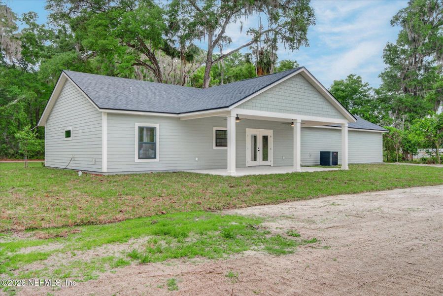 Exterior details and patio area of a home in , San Mateo (Image 3).