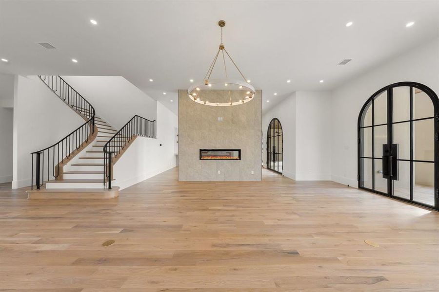 Spacious, unfurnished interior of a new home in Fleming Pointe, Fort Worth (Image 38).